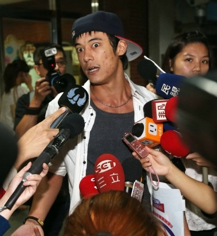 蔣介石曾孫蔣友青涉多次恐嚇學校被限制居住
