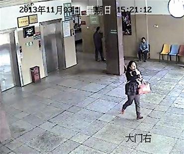男嬰出生第二天被陌生女人抱走 警方全力搜尋