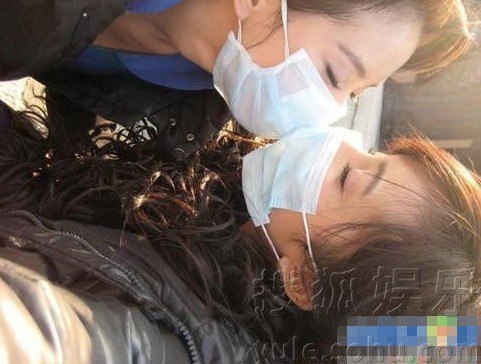 美女同性戀結婚照走紅 劉詩詩楊冪也曾經激情熱吻